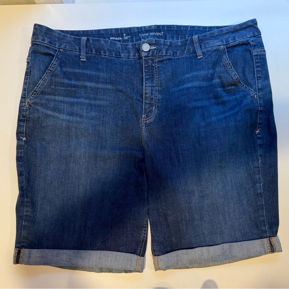 Lane Bryant Genius Fit Bermuda Shorts 26W